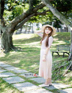 在线高清电影理论片4399-朋友妈妈2017:朋友不在家的日子 电影