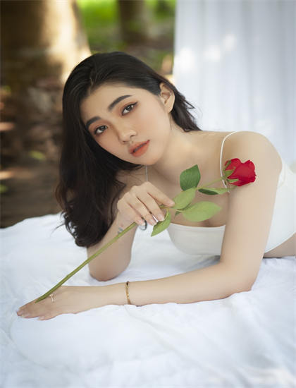 老太太bgmbgmbgm视频_天堂中文地址_热映大片
